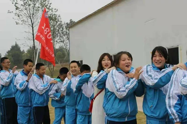 湖南華億生態(tài)農(nóng)業(yè)發(fā)展有限責(zé)任公司,株洲農(nóng)家樂(lè),湖南戶(hù)外拓展,株洲哪里好玩,自助燒烤,露營(yíng),會(huì)議團(tuán)體接待