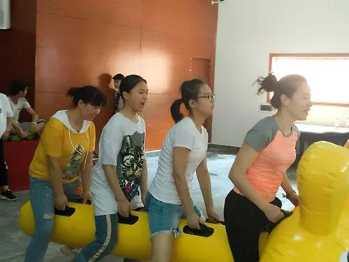 湖南華億生態(tài)農(nóng)業(yè)發(fā)展有限責(zé)任公司,株洲農(nóng)家樂,湖南戶外拓展,株洲哪里好玩,自助燒烤,露營,會(huì)議團(tuán)體接待