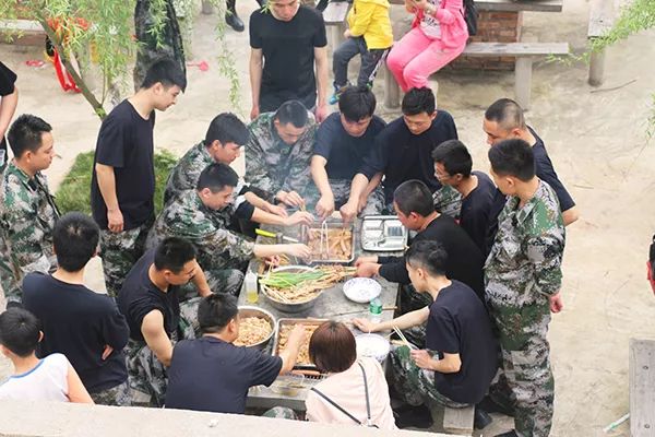 戶外拓展,自助燒烤,露營,會議團(tuán)體接待，團(tuán)建，