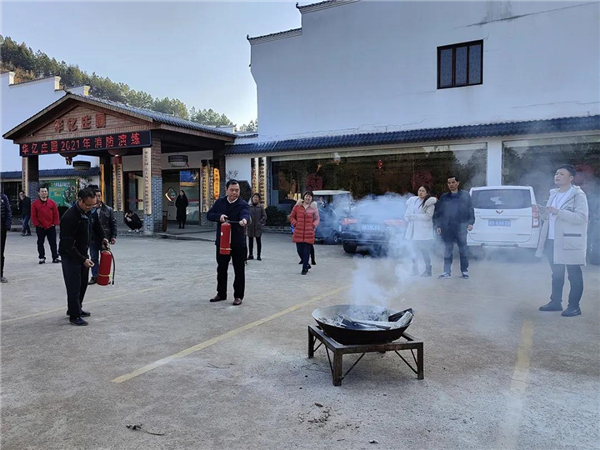 戶外拓展,自助燒烤,露營(yíng),會(huì)議團(tuán)體接待，團(tuán)建，