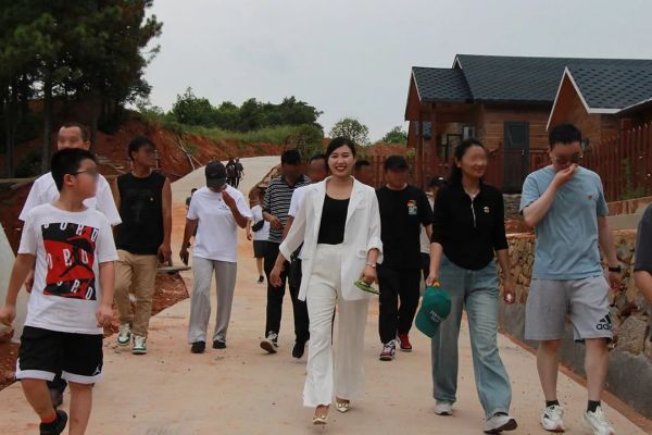 戶外拓展,自助燒烤,露營,會議團(tuán)體接待，團(tuán)建，